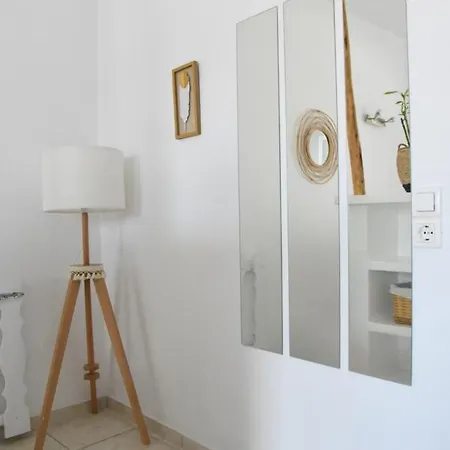Nefeli Kythnos Λουτρά